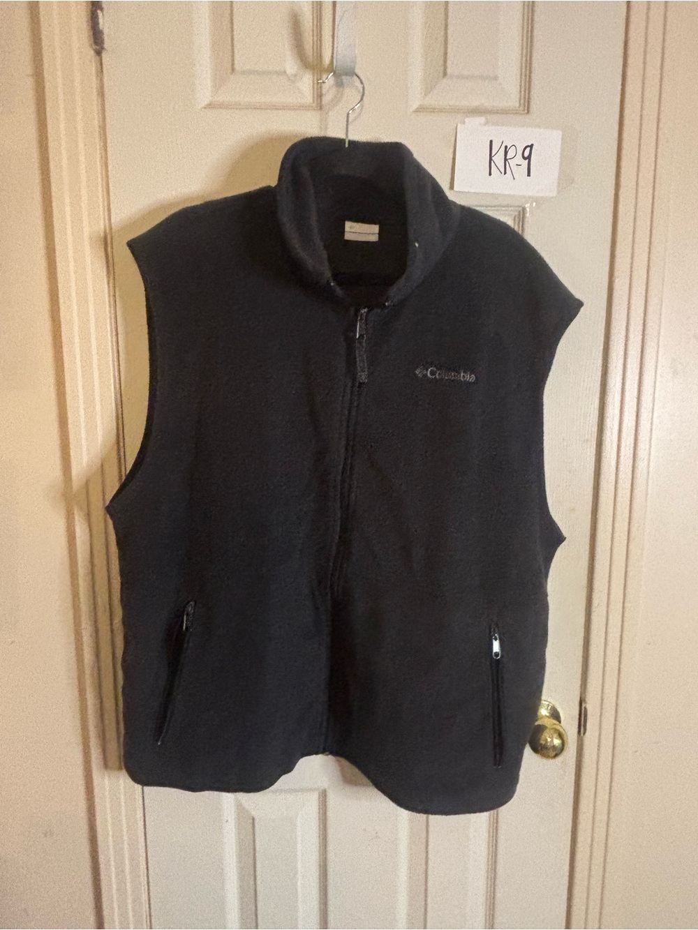 Columbia Men’s Black Fleece Vest with Zip Pockets